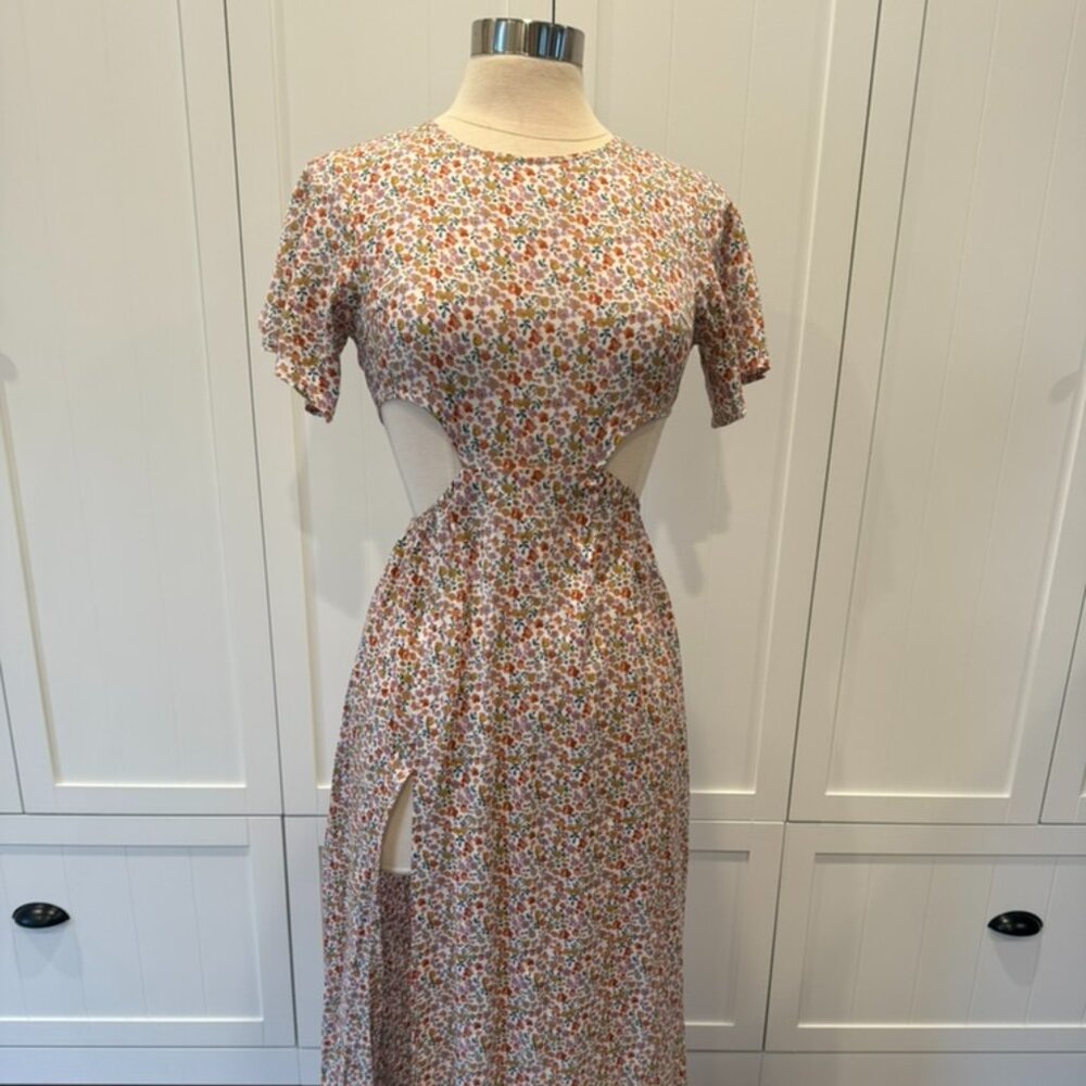 Ditsy Floral Cut-Out Open Back Maxi Dress with Slit XS
